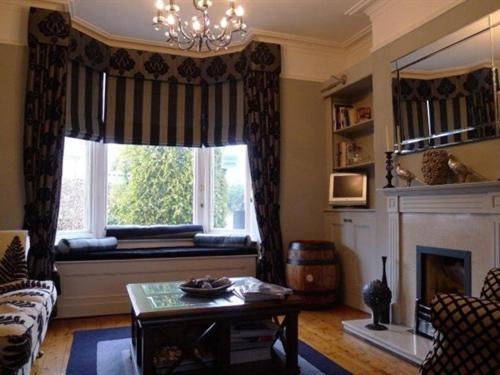 The Poplars Rooms & Cottages Тирск Екстериор снимка