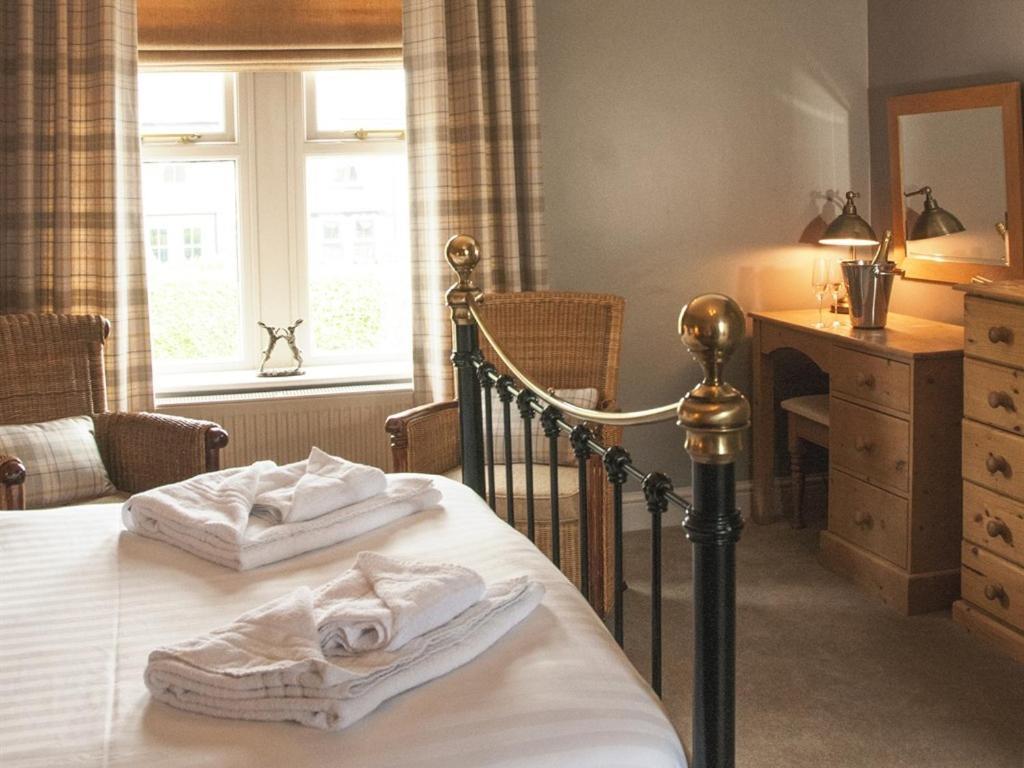 The Poplars Rooms & Cottages Тирск Екстериор снимка