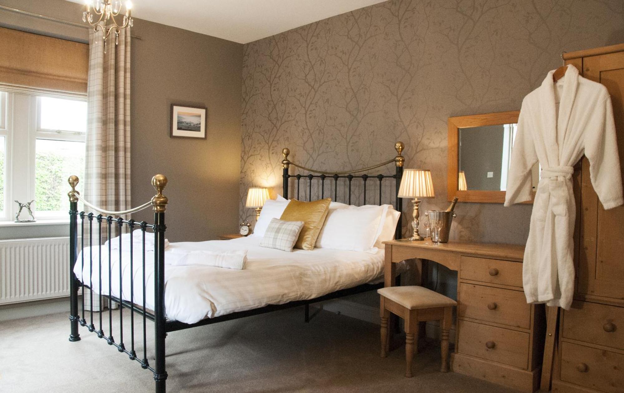 The Poplars Rooms & Cottages Тирск Екстериор снимка